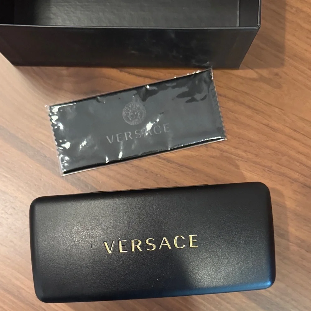 Versace Brown Tortoise Sunglasses VE4437U - Picture 6 of 6